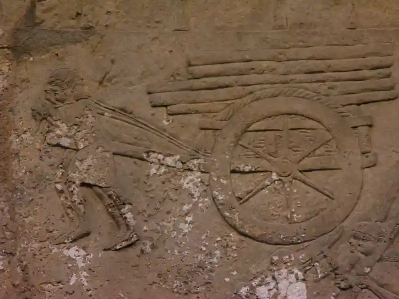 Solar disc as the wheel of wood carriage